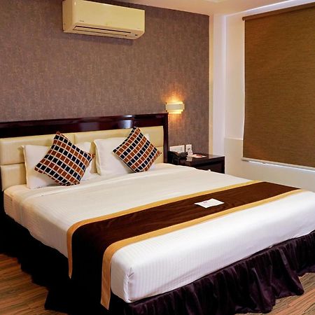 Kga Elite Continental Hotel Tiruvalla Eksteriør bilde