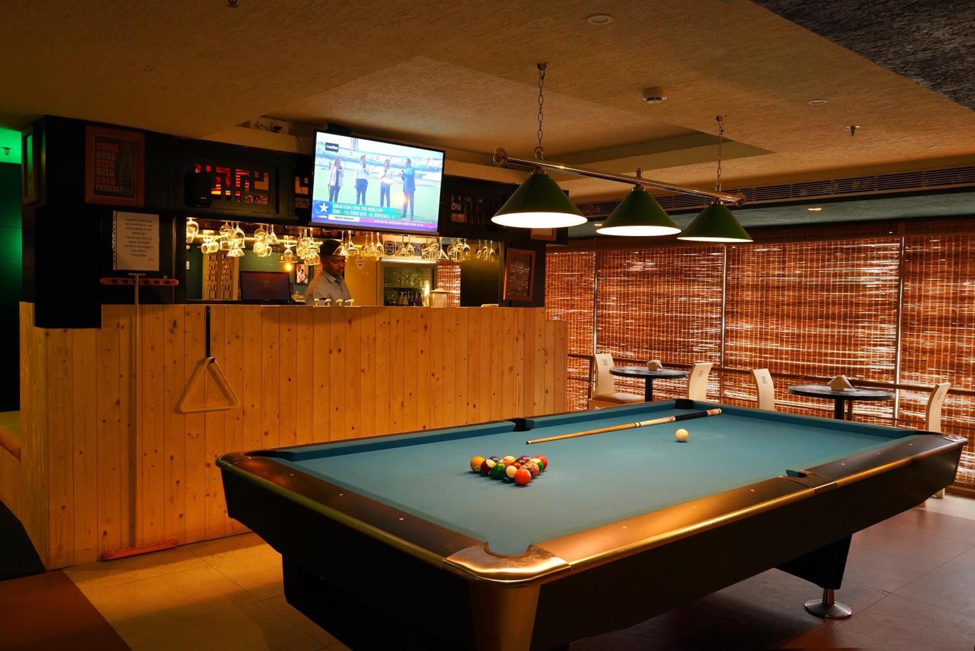 Kga Elite Continental Hotel Tiruvalla Eksteriør bilde