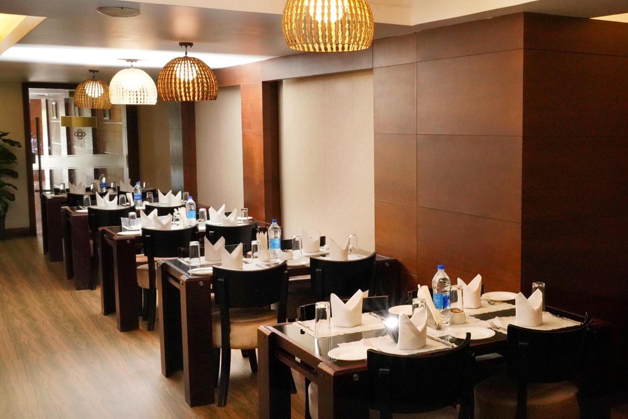 Kga Elite Continental Hotel Tiruvalla Eksteriør bilde