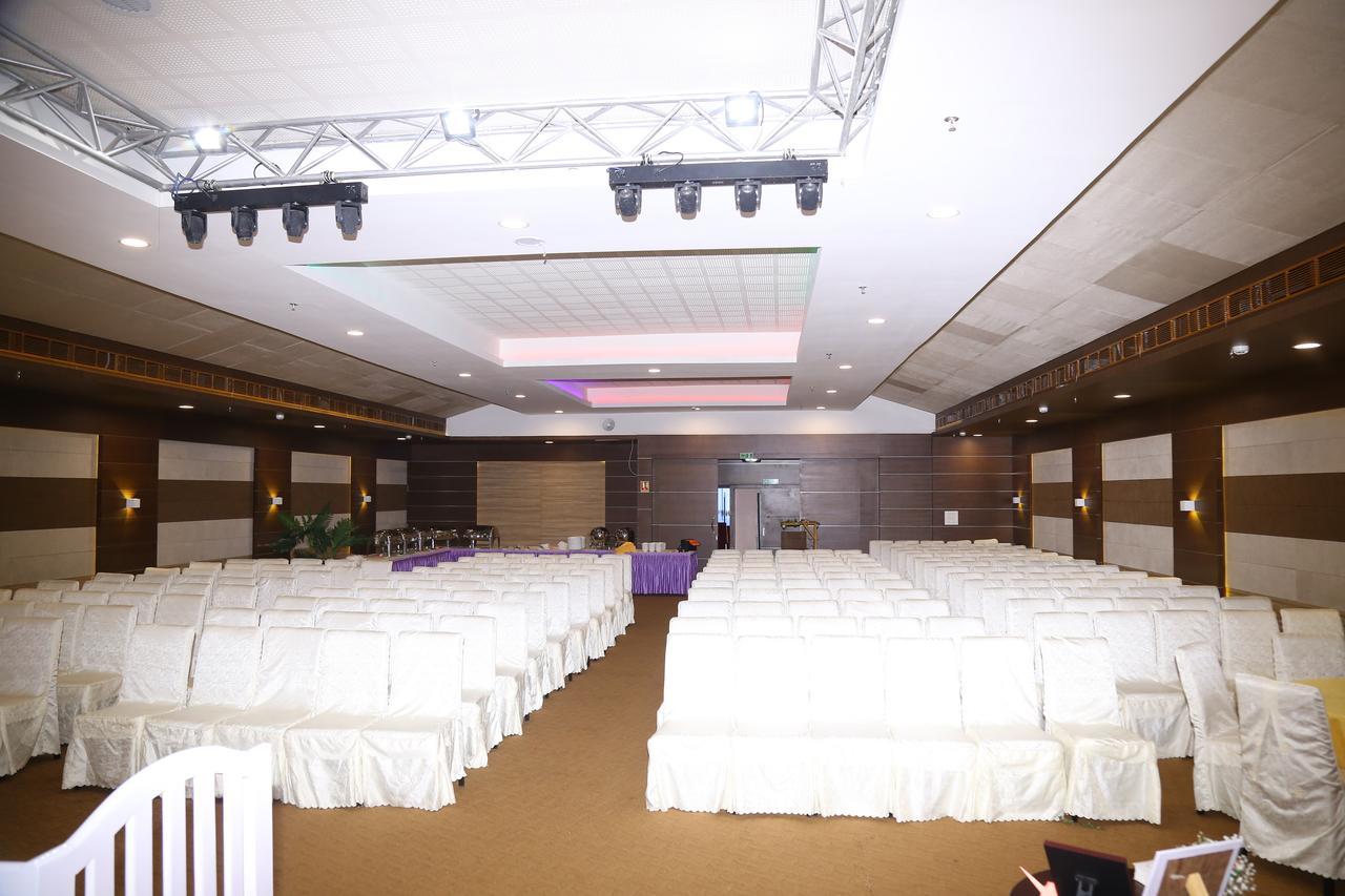 Kga Elite Continental Hotel Tiruvalla Eksteriør bilde
