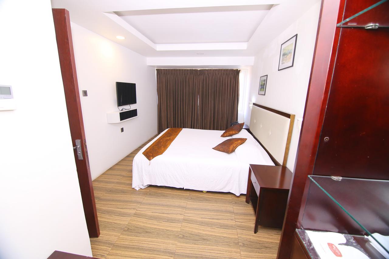 Kga Elite Continental Hotel Tiruvalla Eksteriør bilde