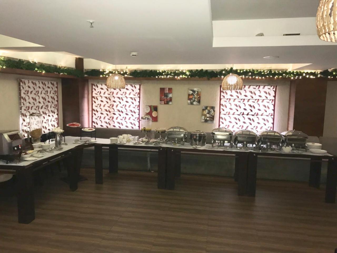 Kga Elite Continental Hotel Tiruvalla Eksteriør bilde