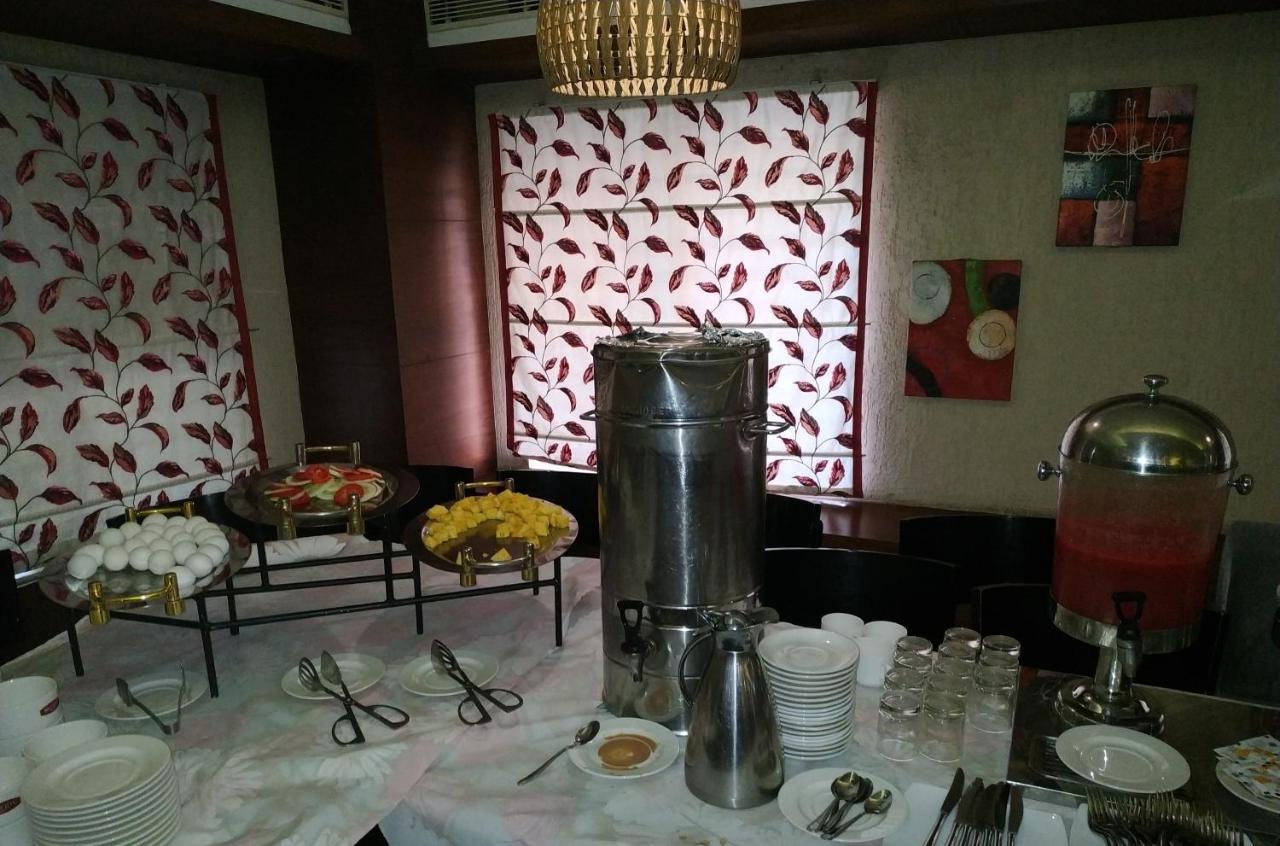 Kga Elite Continental Hotel Tiruvalla Eksteriør bilde