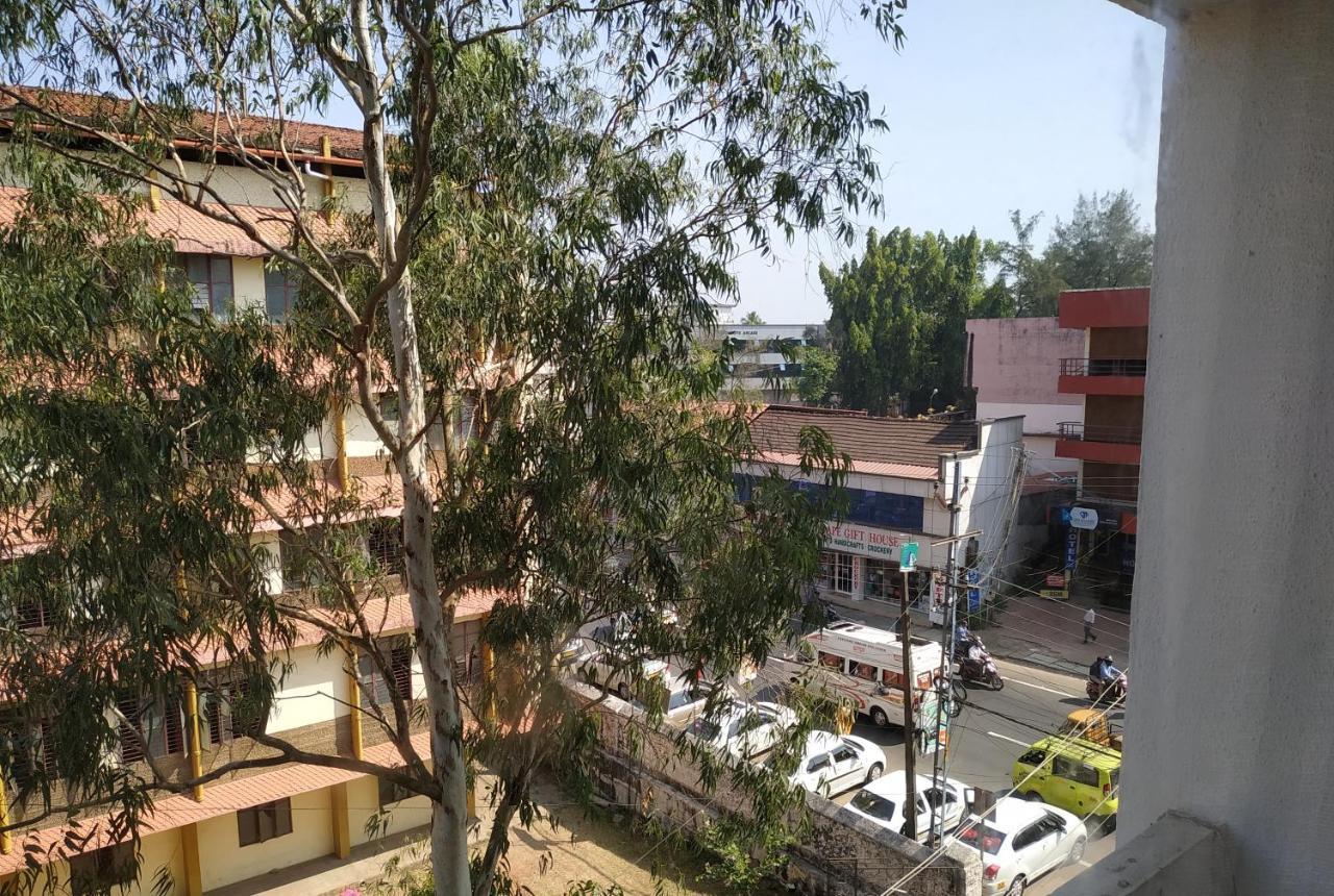 Kga Elite Continental Hotel Tiruvalla Eksteriør bilde