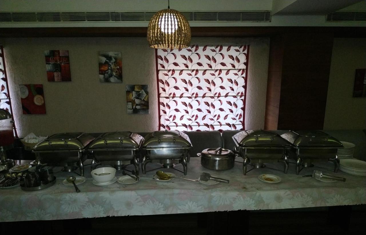Kga Elite Continental Hotel Tiruvalla Eksteriør bilde