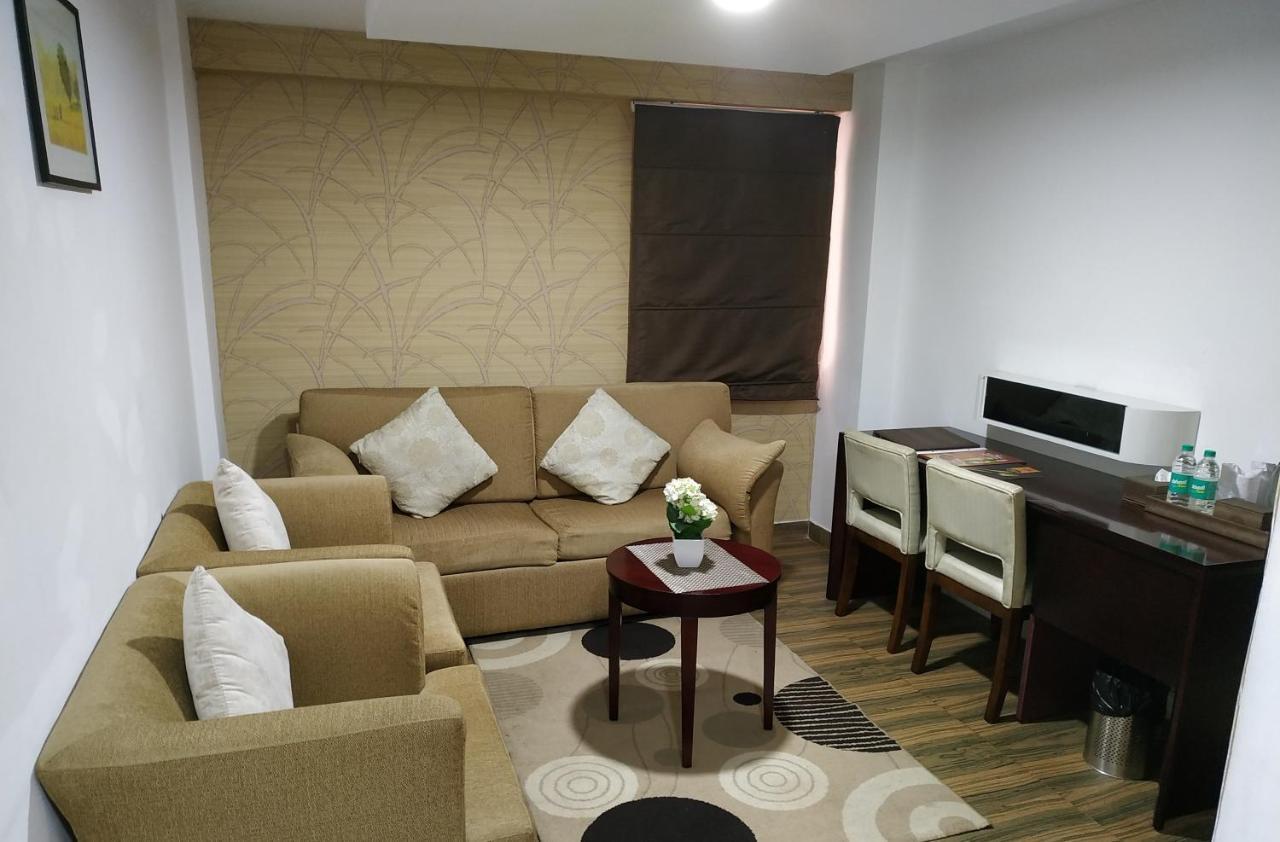 Kga Elite Continental Hotel Tiruvalla Eksteriør bilde